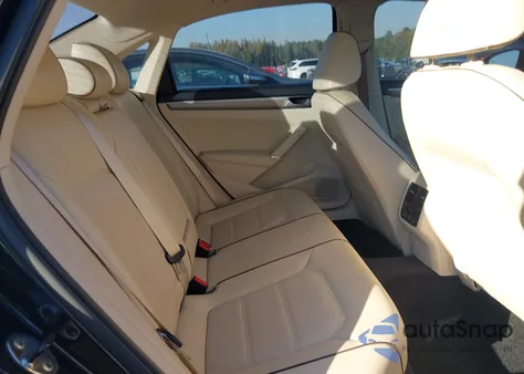 2017 Volkswagen Passat 1.8T Se из США, поврежденный, VIN 1VWGT7A39HC018138